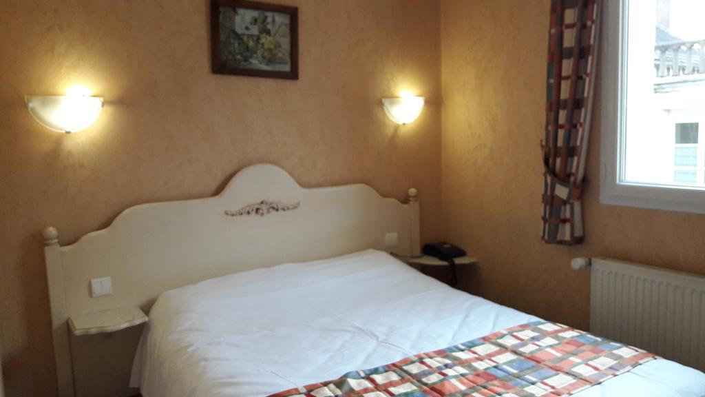 Hotel Au Lion D'Or Nogent-le-Rotrou Eksteriør billede