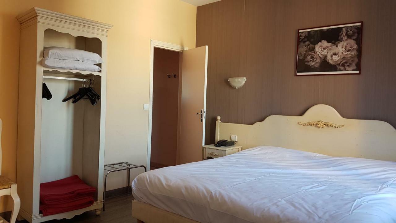 Hotel Au Lion D'Or Nogent-le-Rotrou Værelse billede
